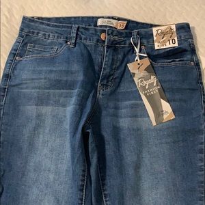 Royalty YMI scallop ankle jeans